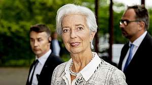 EKP:n pääjohtaja Christine Lagarde kertoo rahapolitiikasta