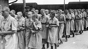 Historia: Päivä Auschwitzissa