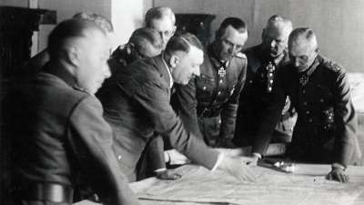 Hitler: Lähtölaskenta sotaan