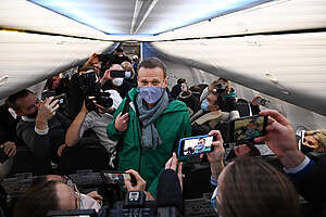 Oppositiopoliitikko Aleksei Navalnyi saapuu Moskovaan