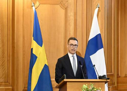Ruotsin kuningasparin Stubbin vierailun kunniaksi isännöimät illalliset Tukholmassa