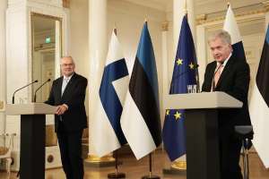 Viron ja Suomen presidentit yhteisessä tiedotustilaisuudessa Tallinnassa